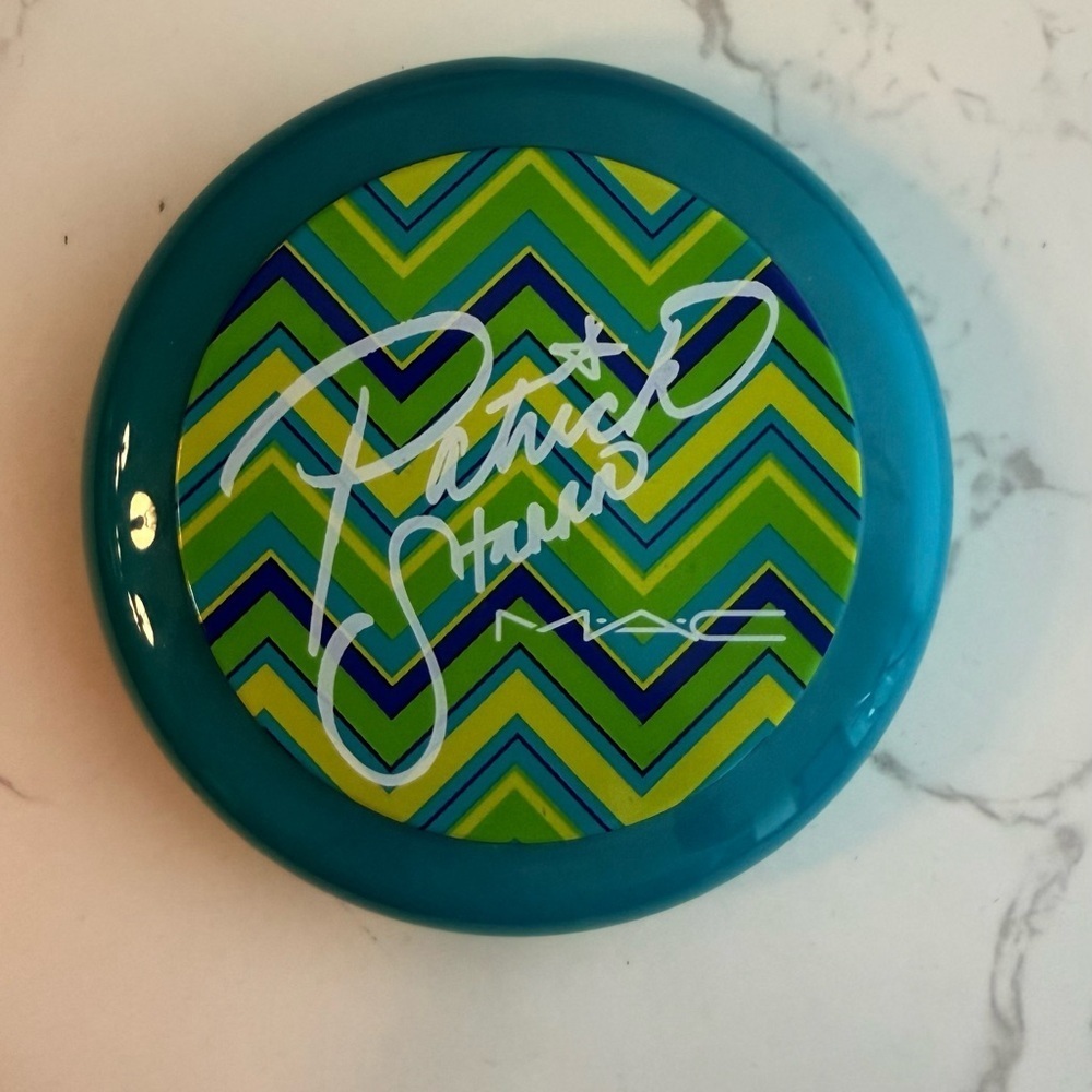 MAC Cosmetics x Patrick Starr Hot and Heavy Face Powder